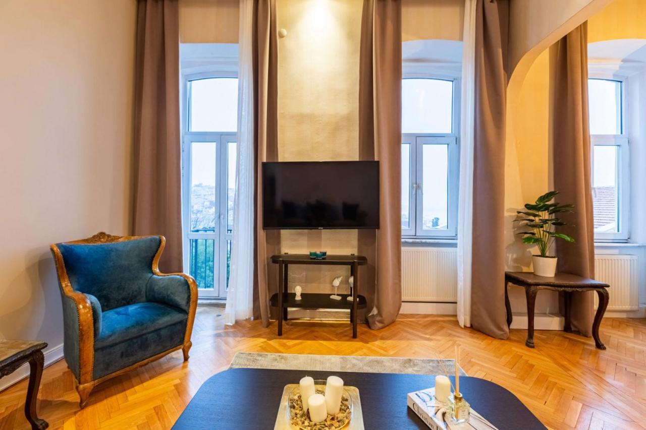 Historical Flat With A Lovely Sea View In Beyoglu 이스탄불 외부 사진