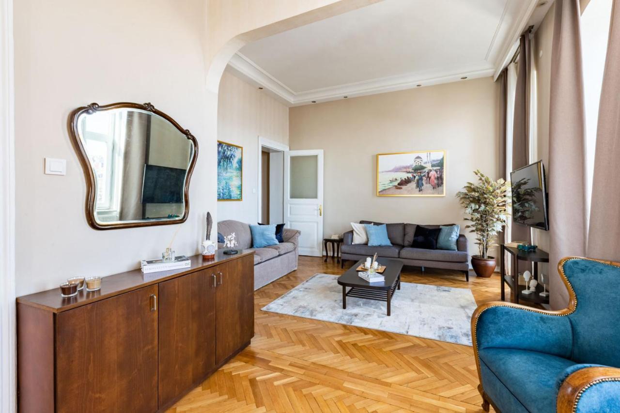 Historical Flat With A Lovely Sea View In Beyoglu 이스탄불 외부 사진
