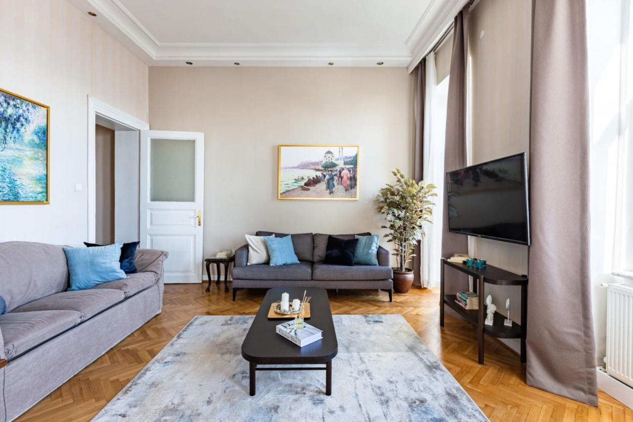 Historical Flat With A Lovely Sea View In Beyoglu 이스탄불 외부 사진