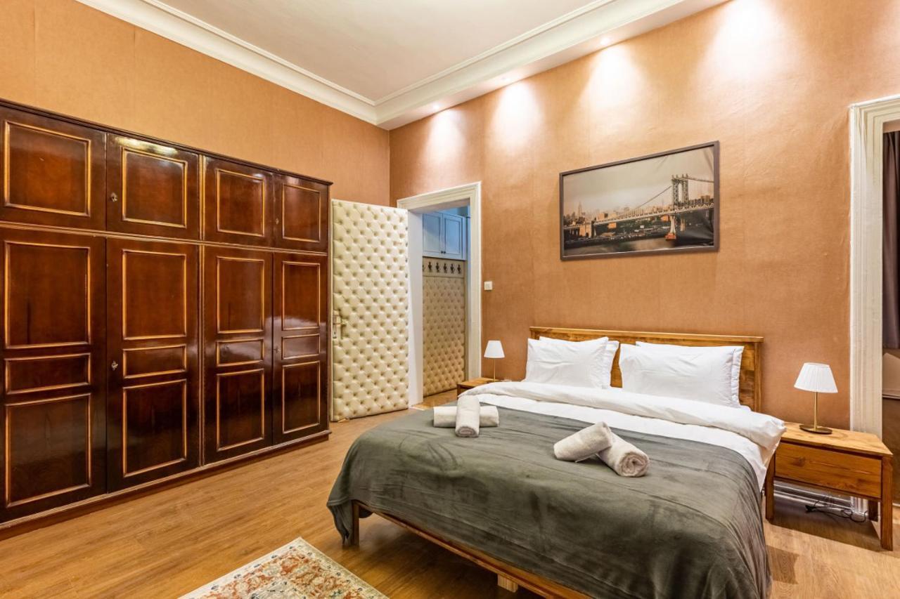 Historical Flat With A Lovely Sea View In Beyoglu 이스탄불 외부 사진