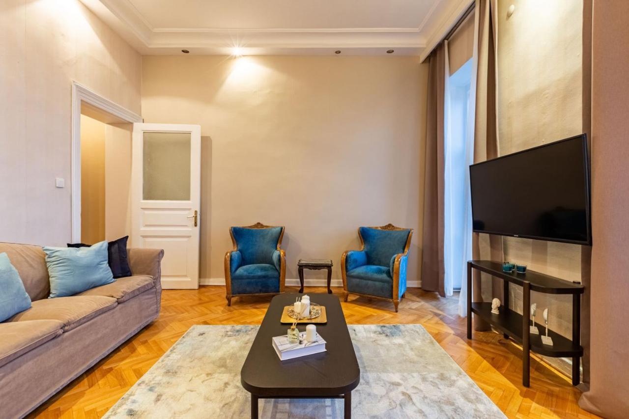 Historical Flat With A Lovely Sea View In Beyoglu 이스탄불 외부 사진